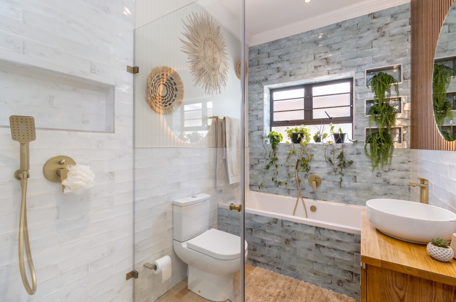 4 Bedroom Property for Sale in Kirstenhof Western Cape